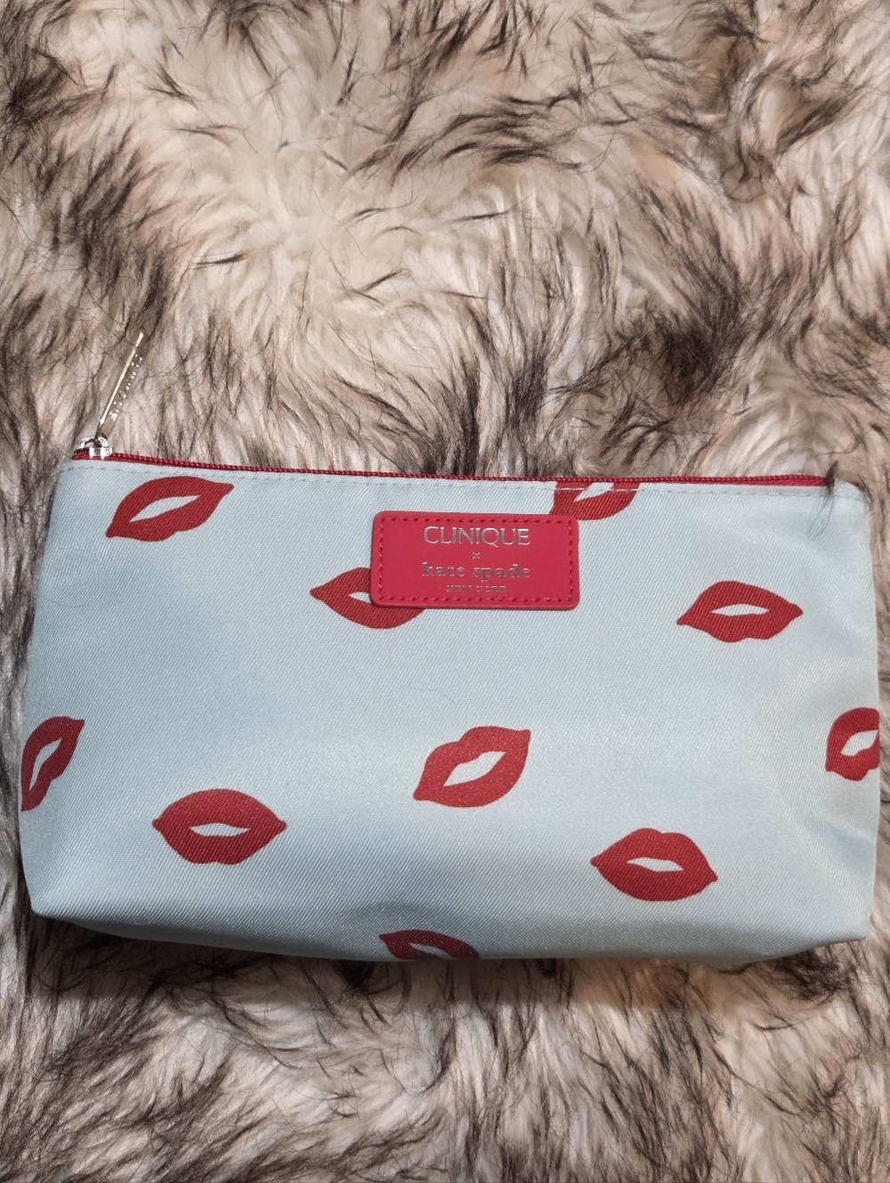 CLINIQUE x KATE SPADE Cosmetics Makeup Travel Bag Aqua & Red Lips Print